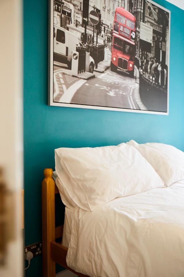 The Lord Grenfell Bed & Breakfast Мейдънхед Екстериор снимка A room at the hotel